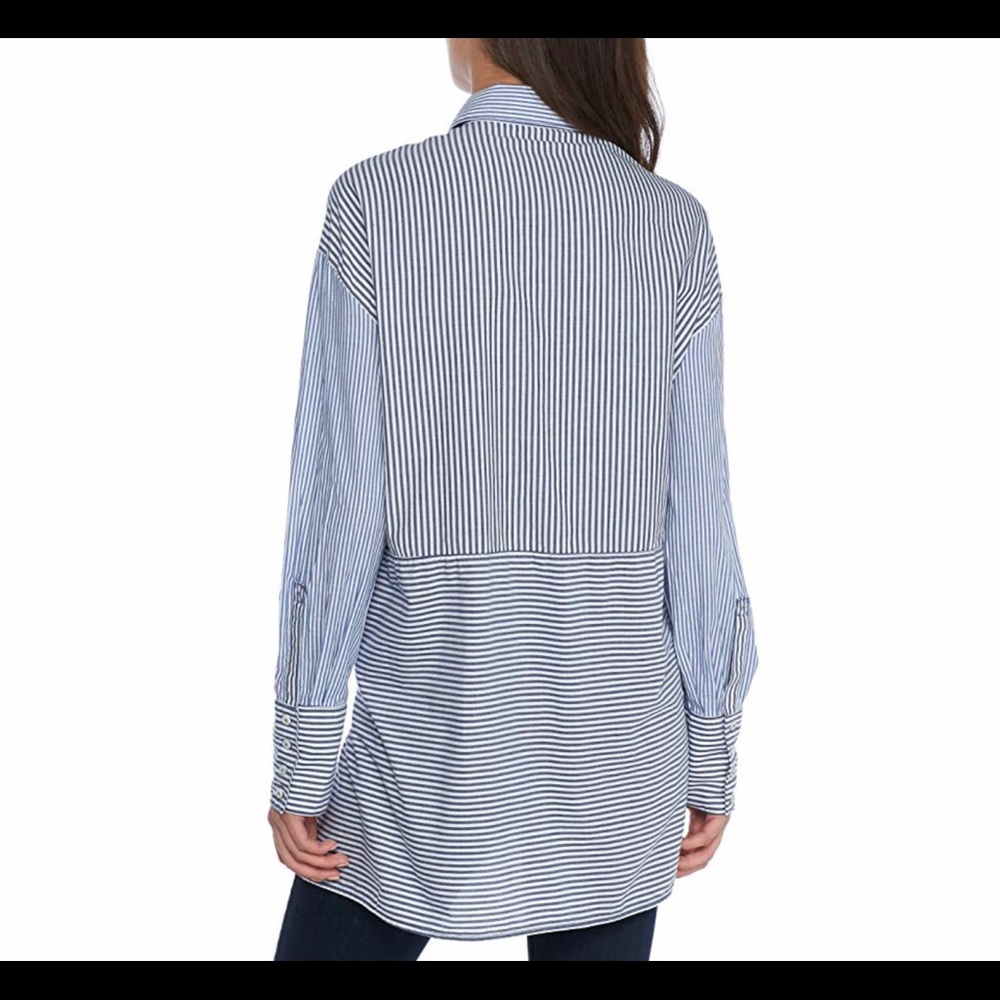 Button down blouse 👚 - Picture 2 of 8